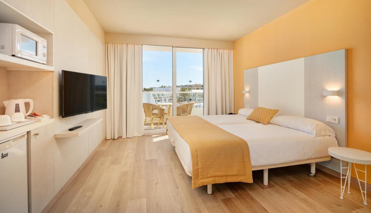 Aparthotel Protur Vista Badia à Sa Coma  Extérieur photo